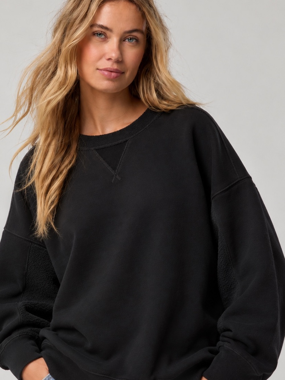 Aerie Oversized Black Crewneck Sweatshirt Size Large